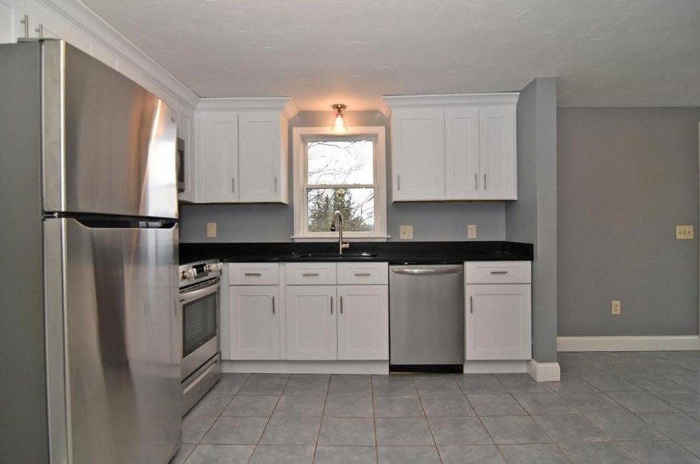 210 Holland St, Cranston RI  02920-2427 exterior