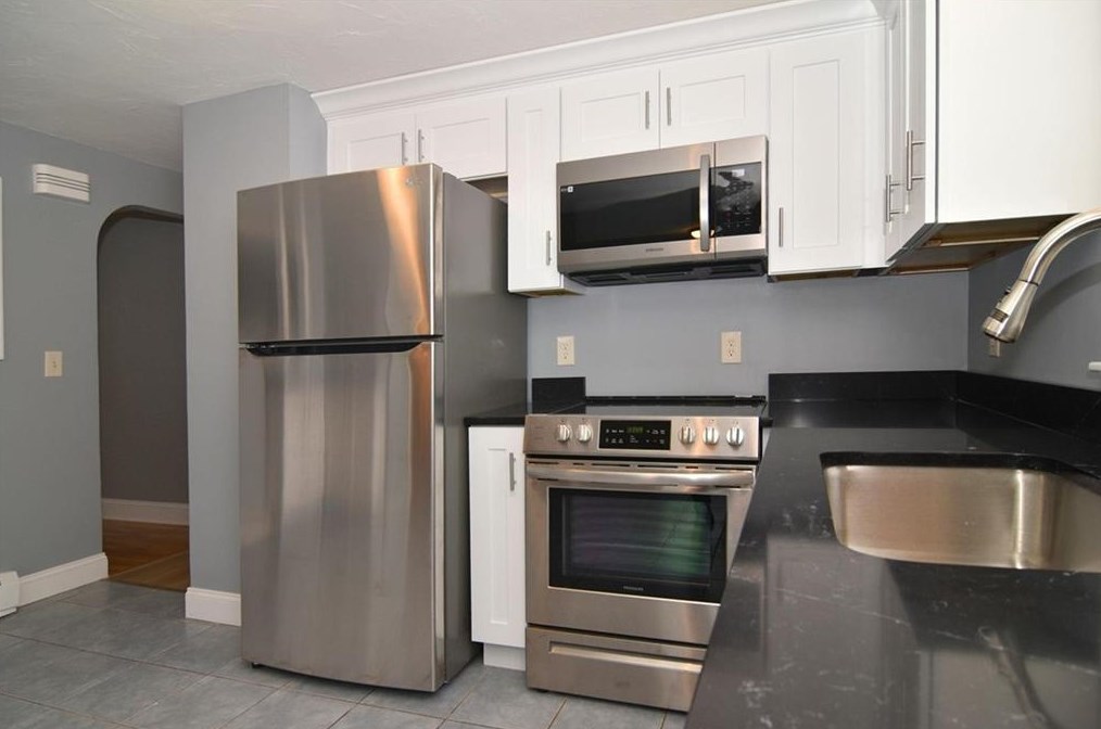 210 Holland St, Cranston RI  02920-2427 exterior