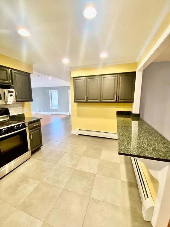 5 Brick Pond Dr, Barrington RI  02806-4023 exterior