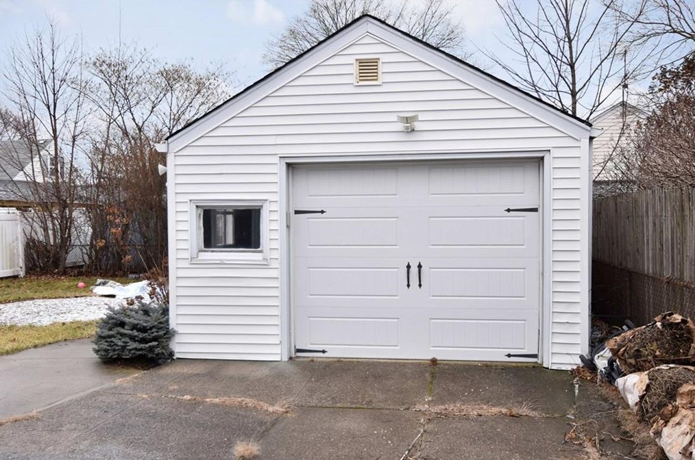21 Overland Ave, Cranston RI  02910-3134 exterior
