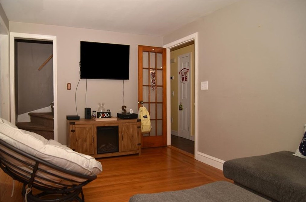 21 Overland Ave, Cranston RI  02910-3134 exterior
