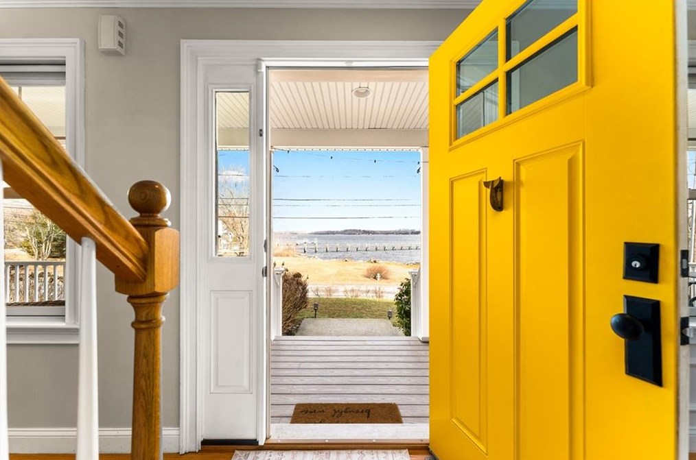 14 Harrison St, Bristol RI  02809-4402 exterior