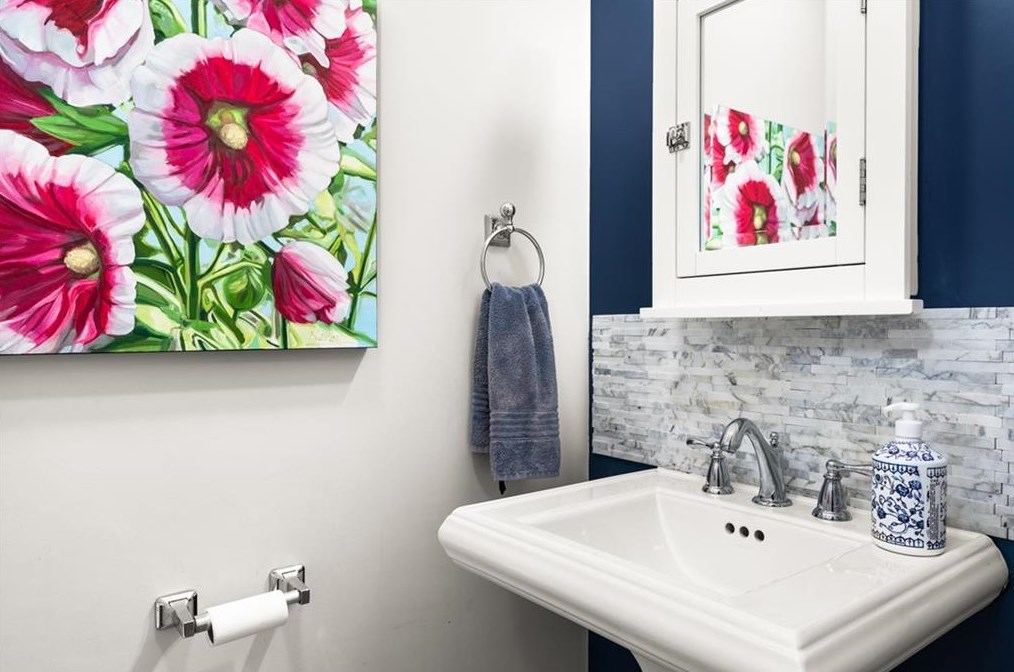 14 Harrison St, Bristol RI  02809-4402 exterior