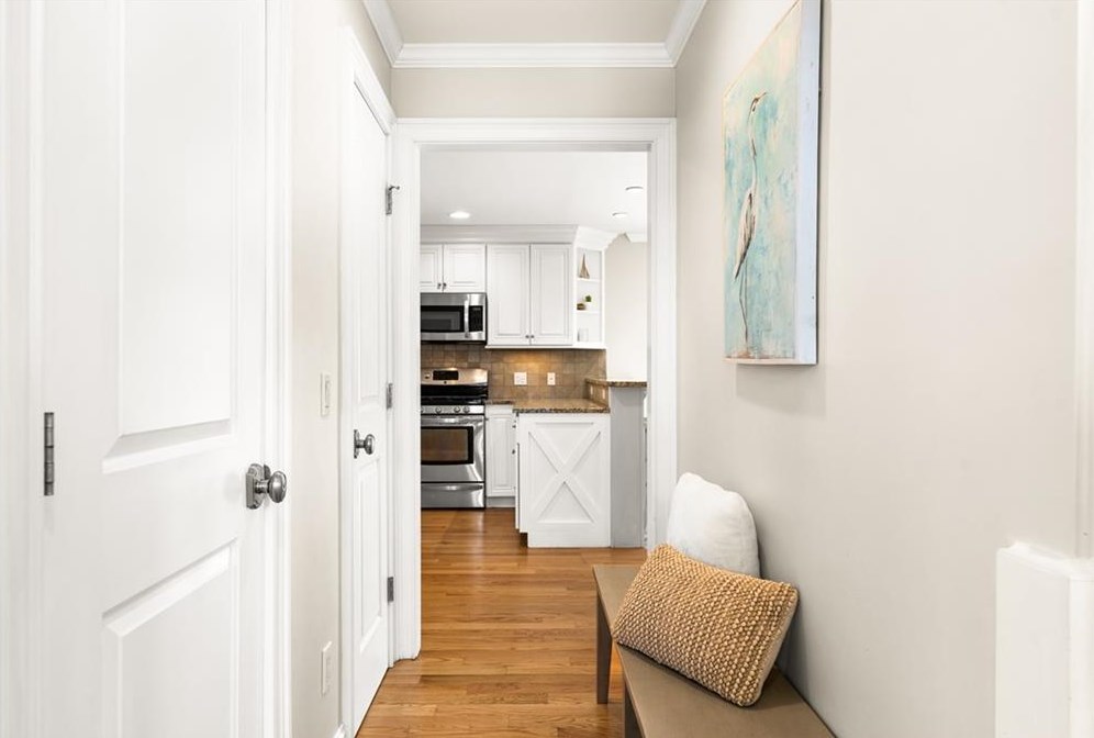 14 Harrison St, Bristol RI  02809-4402 exterior