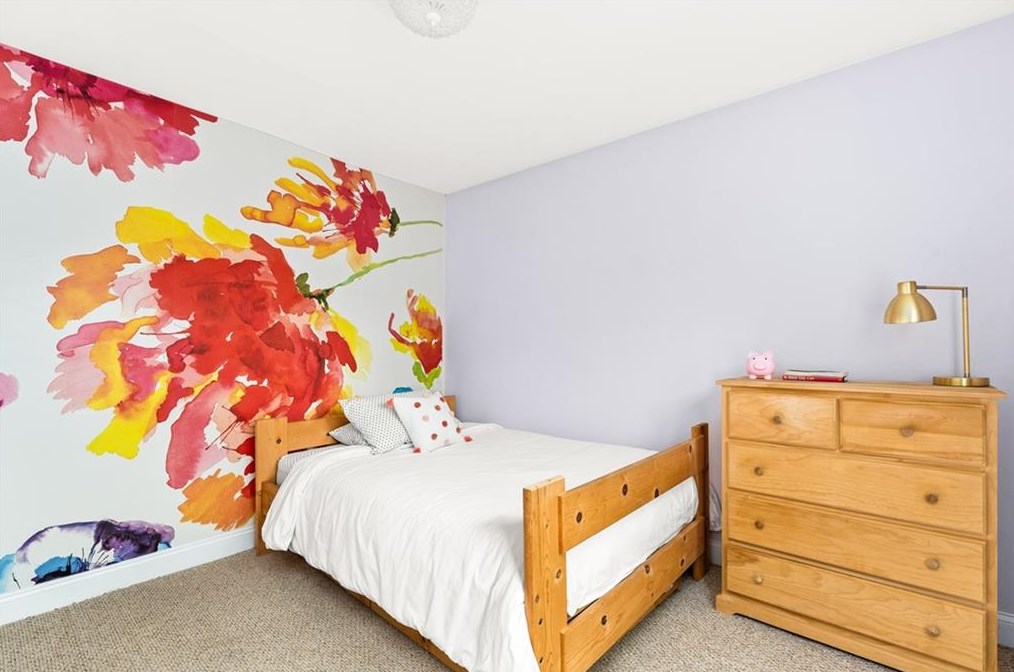 14 Harrison St, Bristol RI  02809-4402 exterior