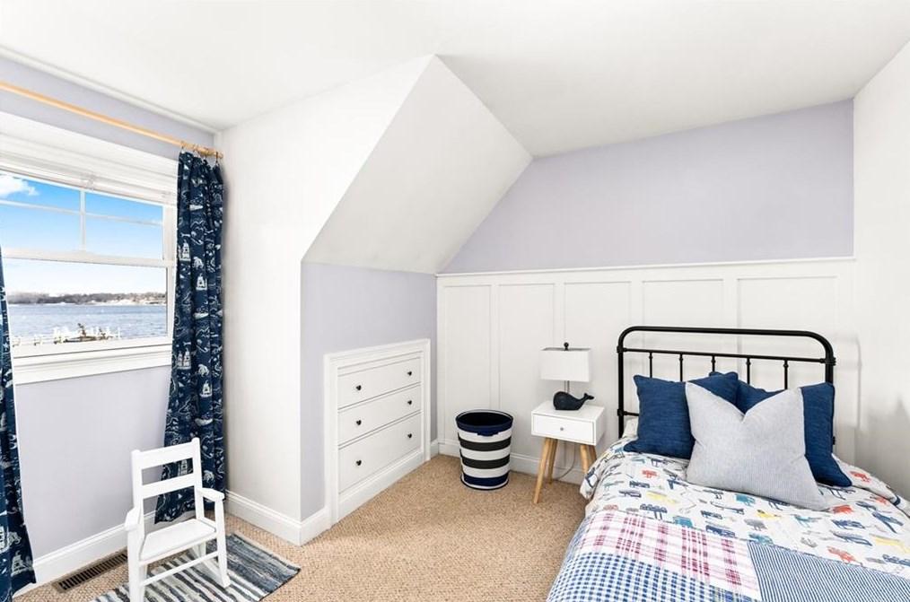 14 Harrison St, Bristol RI  02809-4402 exterior