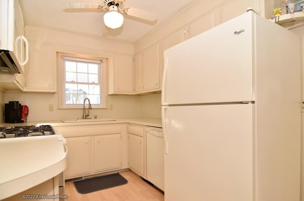 28 Chamber Rd, West Warwick RI  02893-5509 exterior