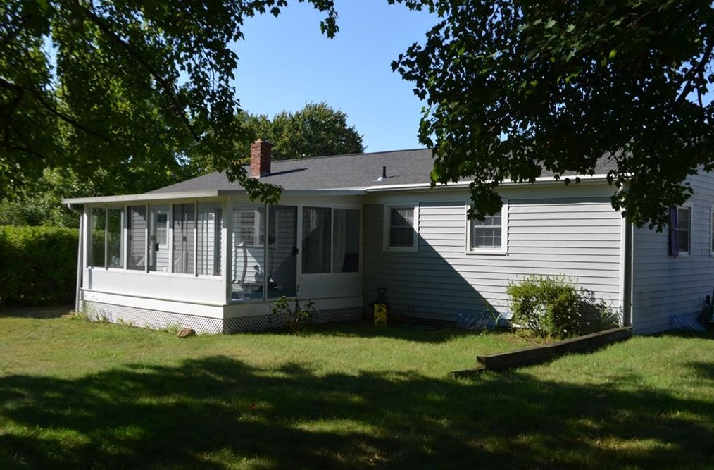 28 Chamber Rd, West Warwick RI  02893-5509 exterior