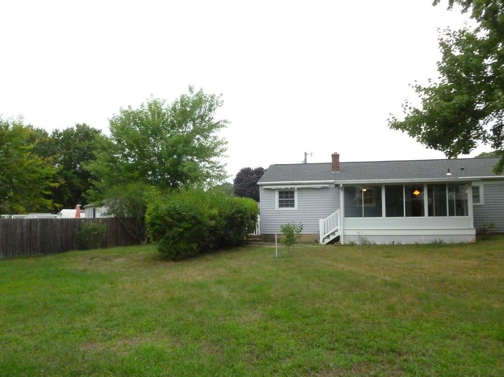 28 Chamber Rd, West Warwick RI  02893-5509 exterior