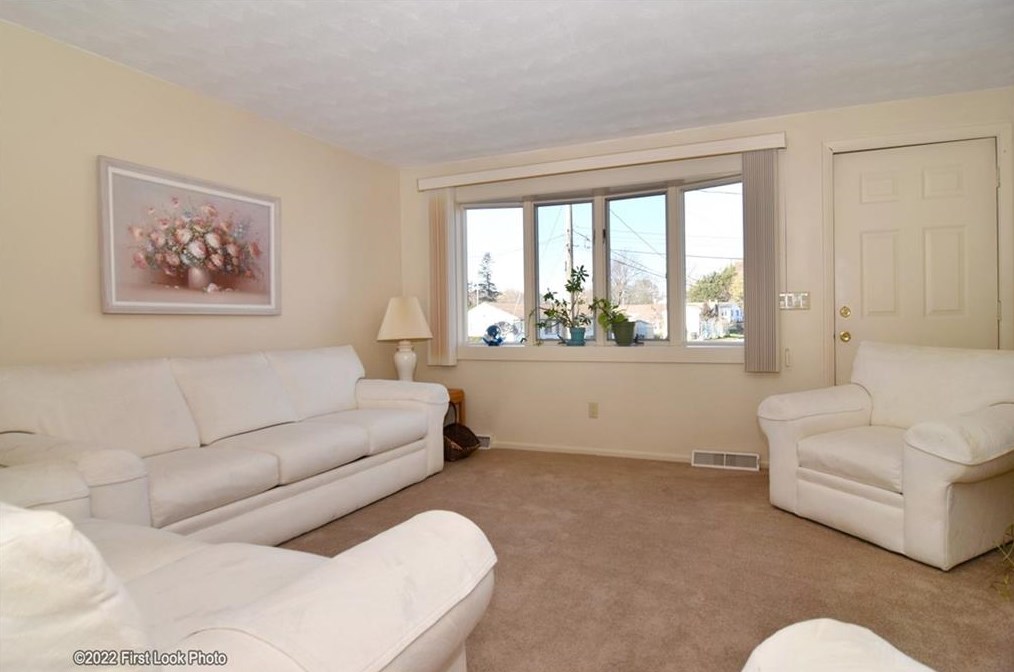 28 Chamber Rd, West Warwick RI  02893-5509 exterior