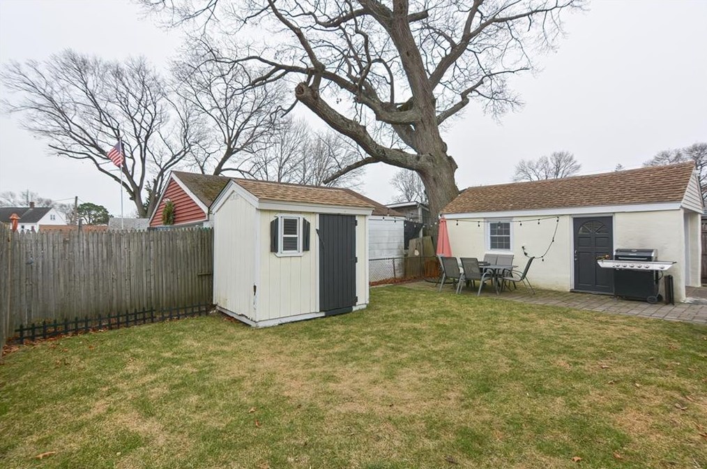 49 Fred St, Pawtucket RI  02860-6437 exterior