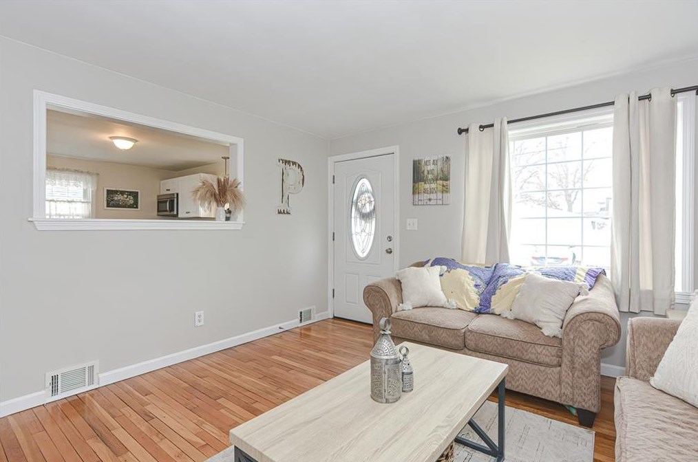 49 Fred St, Pawtucket RI  02860-6437 exterior