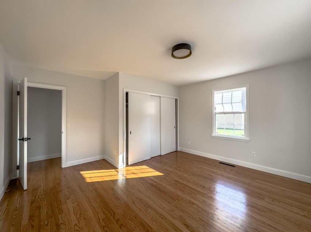 166 Meshanticut Valley Pkwy, Cranston RI  02920-3964 exterior