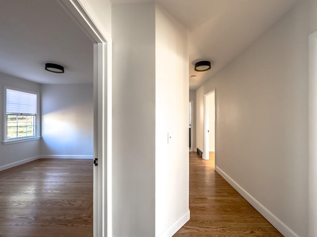 166 Meshanticut Valley Pkwy, Cranston RI  02920-3964 exterior