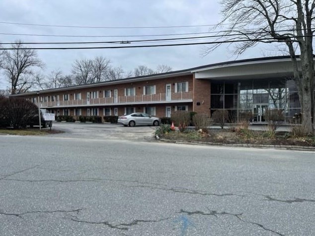 201 Hoffman Ave, Cranston RI  02920-4539 exterior