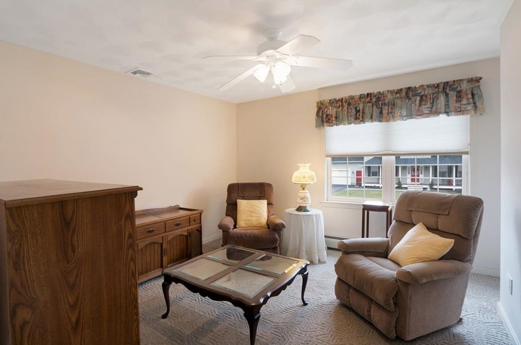 204 Tomahawk Trl, Cranston RI  02921-2227 exterior