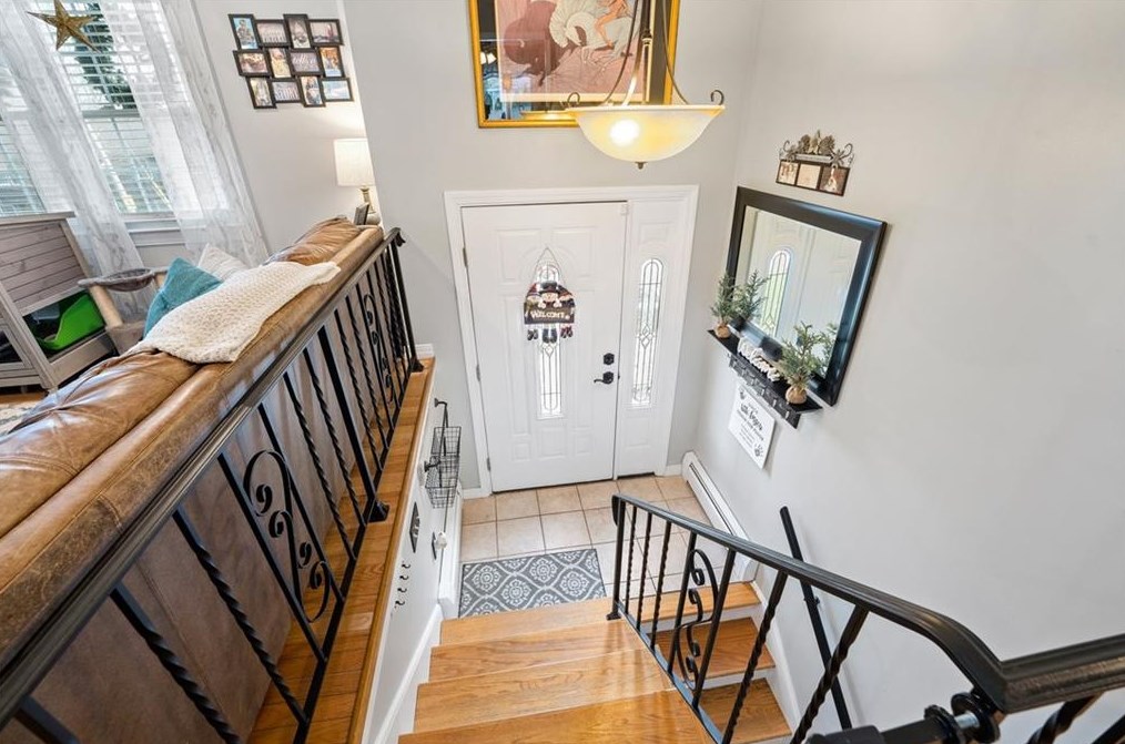 8 Surrey Ln, West Warwick RI  02893-3308 exterior