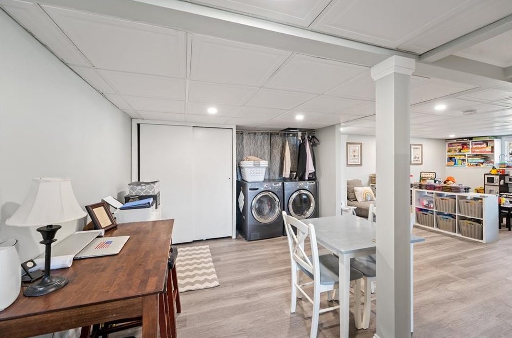 8 Surrey Ln, West Warwick RI  02893-3308 exterior