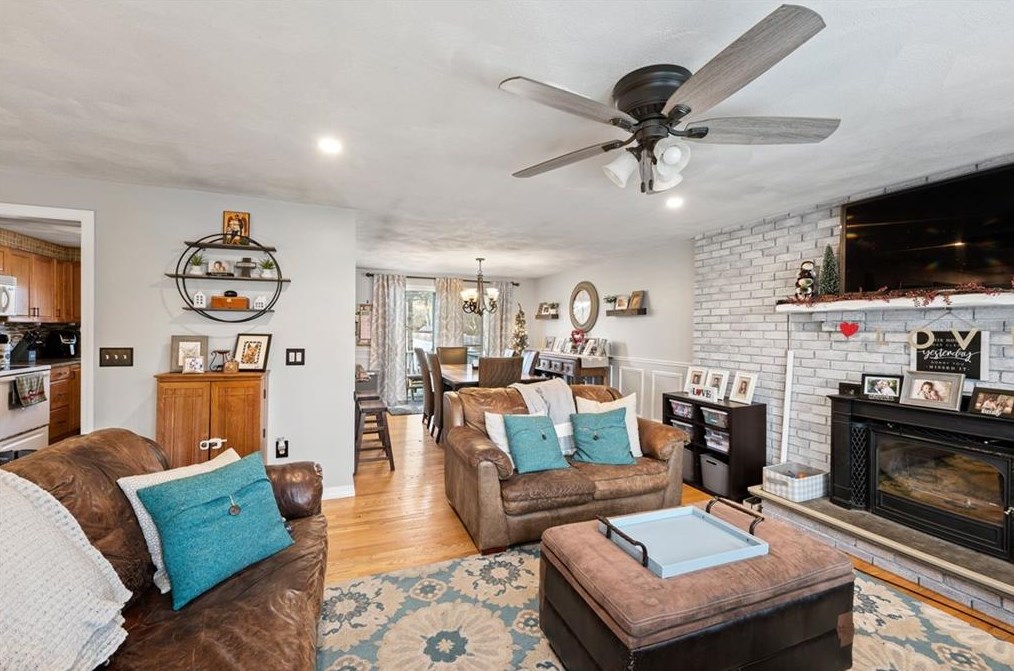 8 Surrey Ln, West Warwick RI  02893-3308 exterior