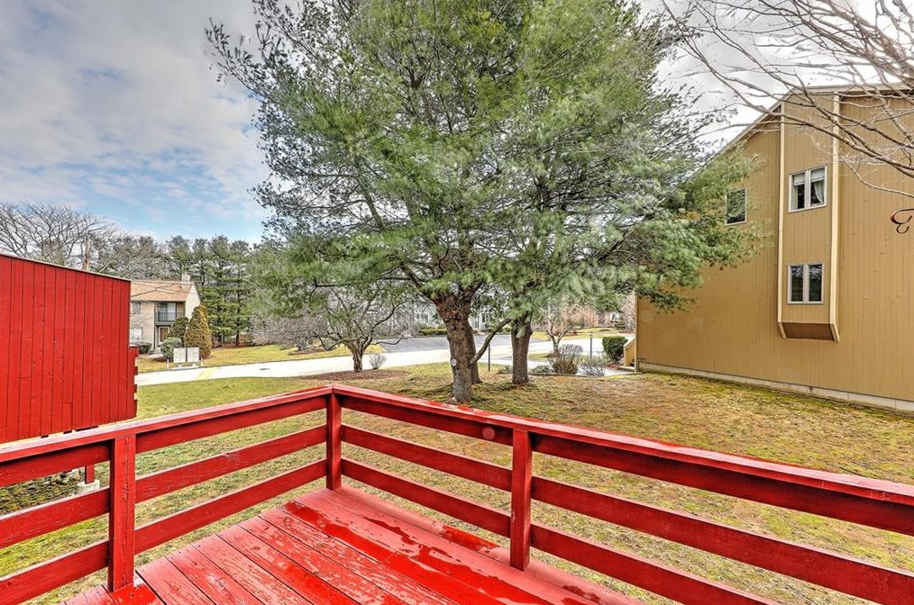 23 Tamarac Dr, Smithfield RI  02828-2537 exterior