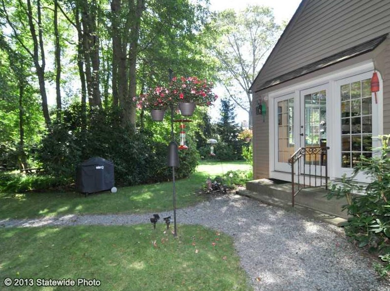 1191 Main Rd, Jamestown RI  02835-2217 exterior