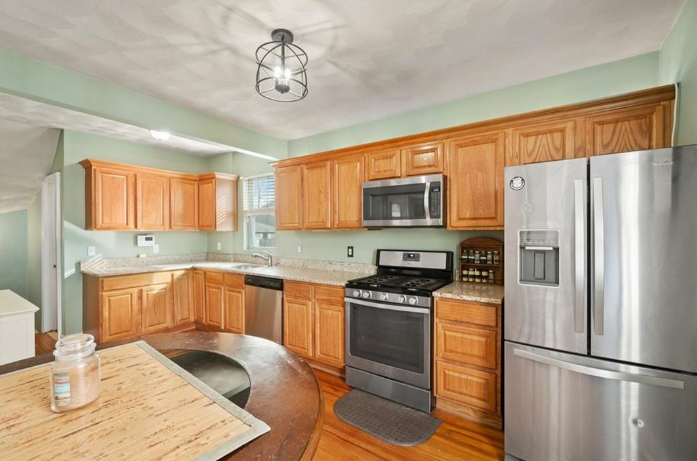 88 Chestnut Ave, Cranston RI  02910-4627 exterior