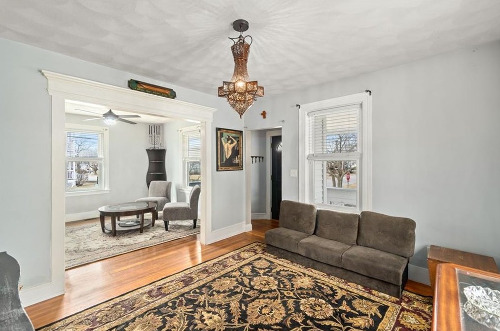 88 Chestnut Ave, Cranston RI  02910-4627 exterior