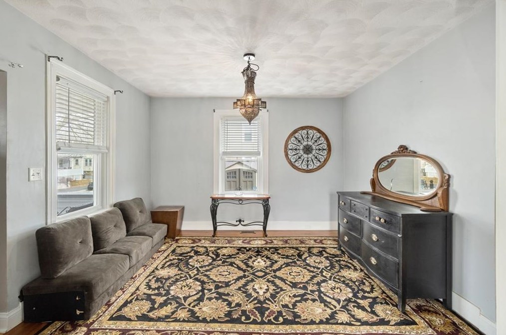 88 Chestnut Ave, Cranston RI  02910-4627 exterior