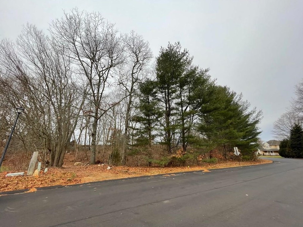30 Piezzo Dr, Westerly, RI 02891