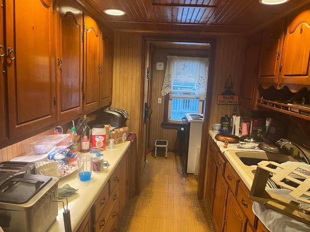 25 Eddy St, West Warwick RI  02893-3702 exterior