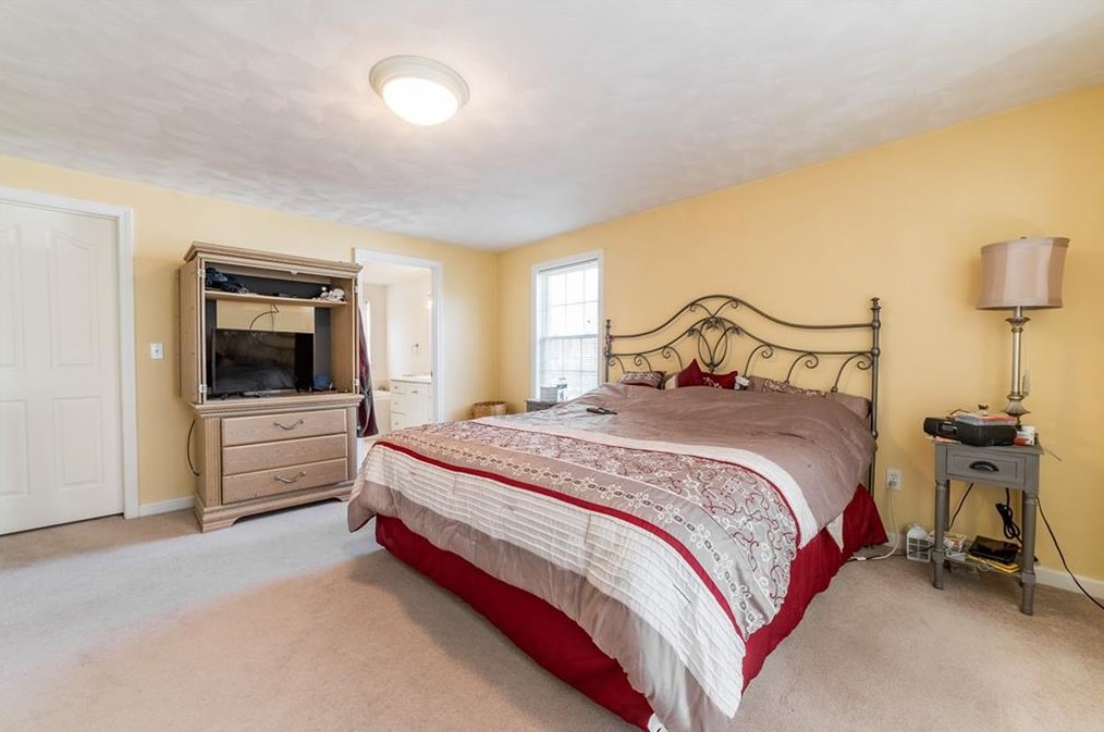 13 Betty St, Lincoln RI  02865-2203 exterior