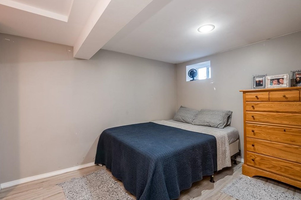 4 Mayfield Ave, Cranston RI  02920-2011 exterior