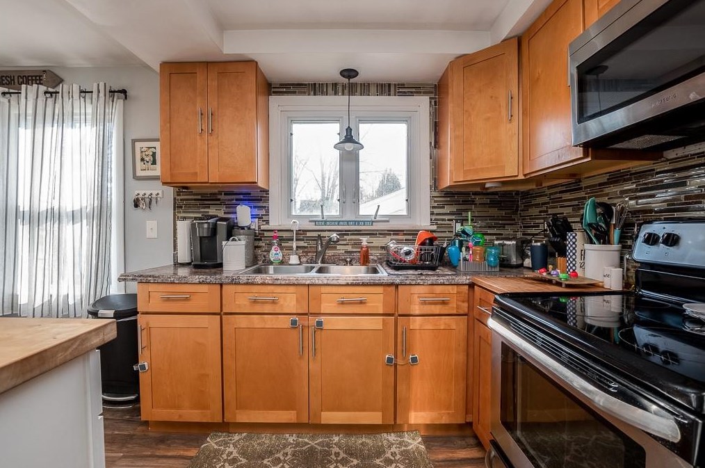 4 Mayfield Ave, Cranston RI  02920-2011 exterior