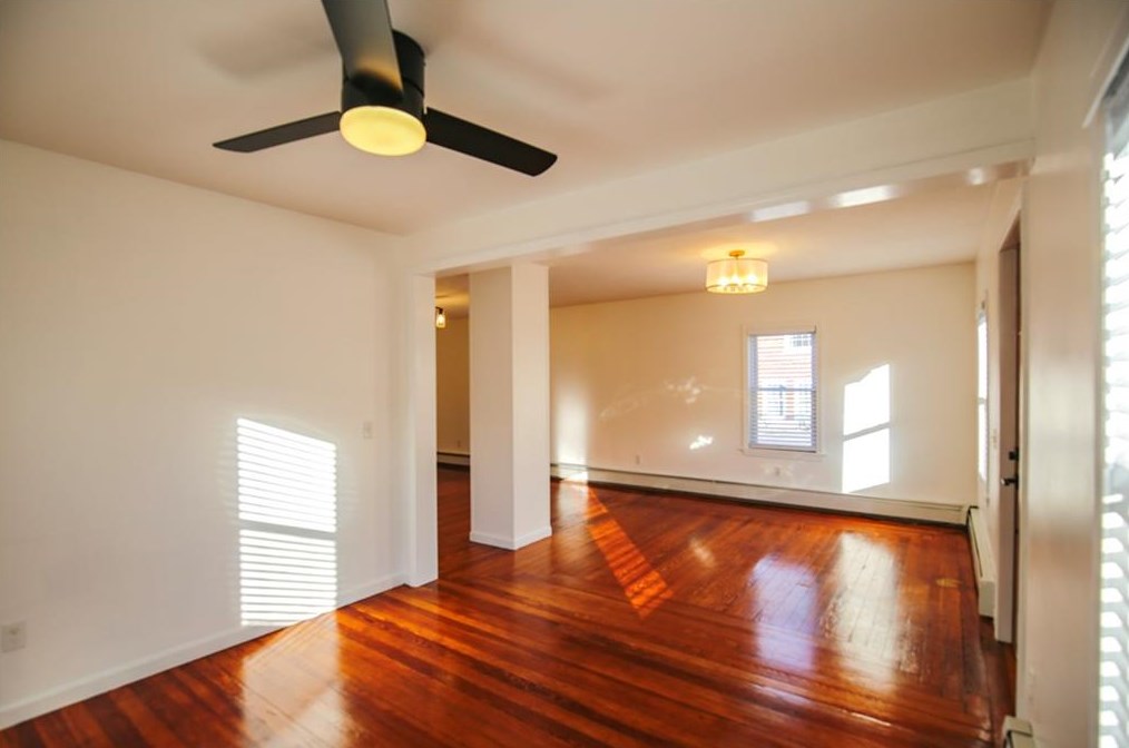 17 Oak Ave, East Providence RI  02915-4423 exterior