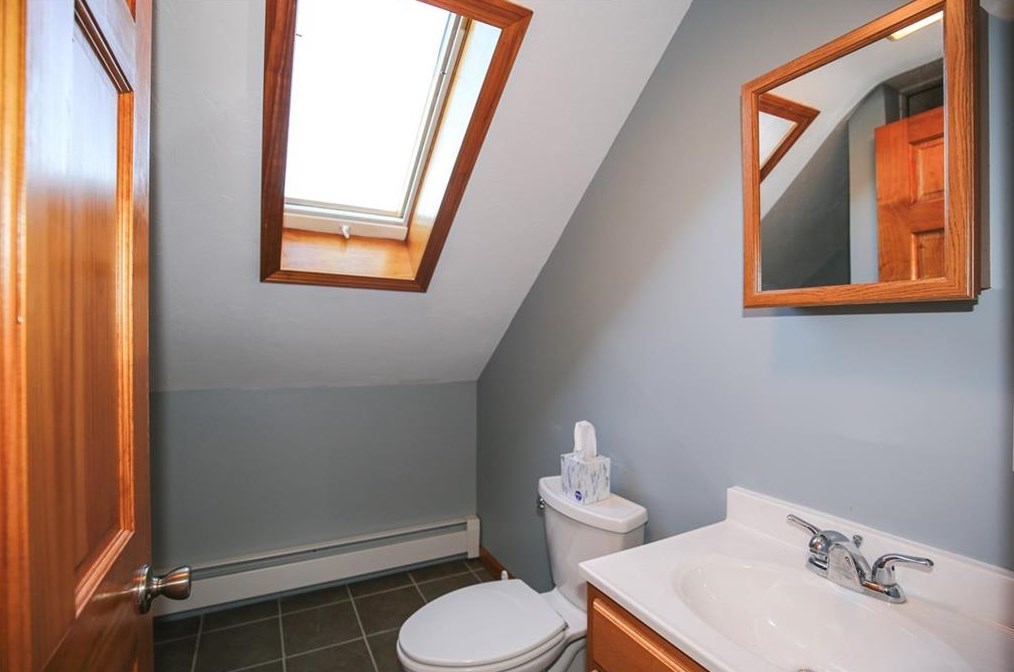 17 Oak Ave, East Providence RI  02915-4423 exterior