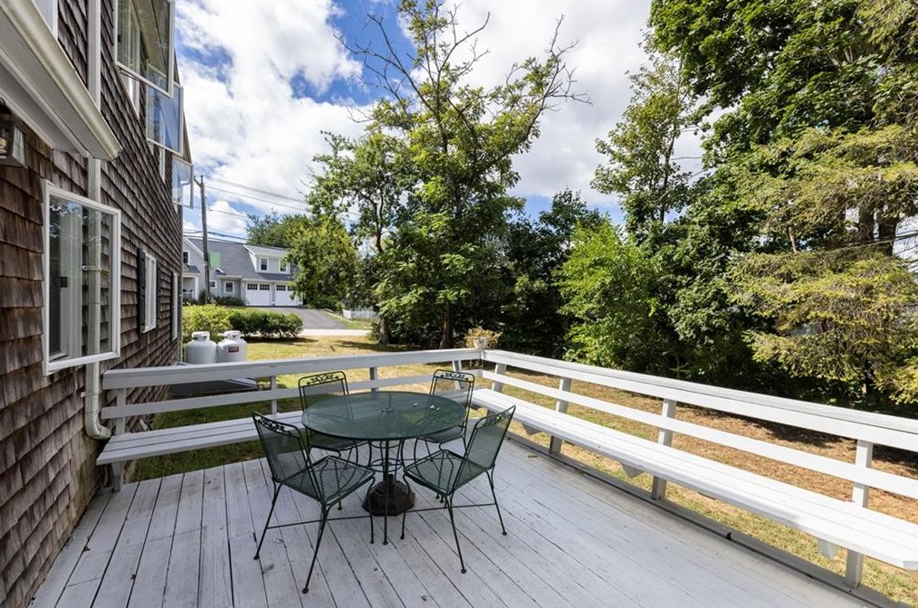 60 Cole St, Jamestown RI  02835-1326 exterior