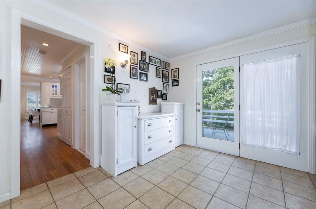 60 Cole St, Jamestown RI  02835-1326 exterior