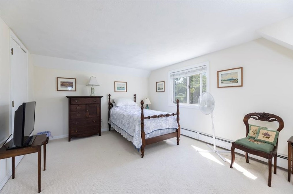 60 Cole St, Jamestown RI  02835-1326 exterior