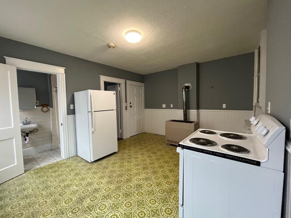 11 Roma St, Bristol RI  02809-3428 exterior