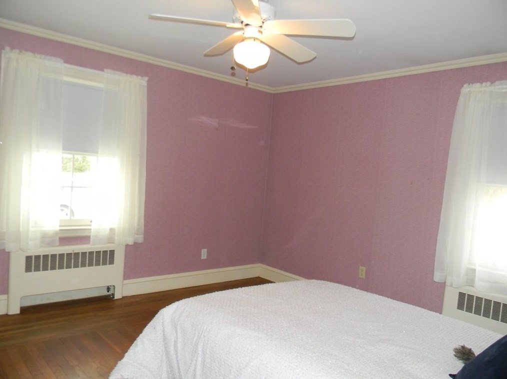 33 Harlem St, East Providence RI  02916-1506 exterior