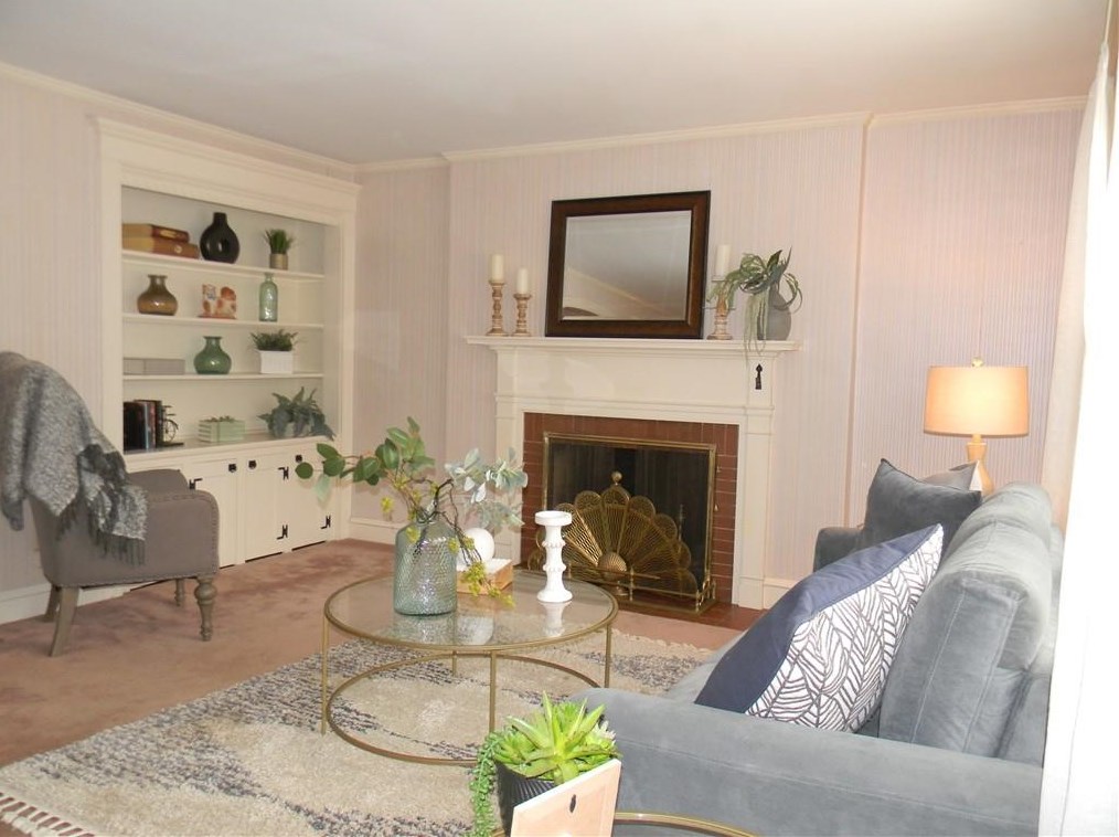 33 Harlem St, East Providence RI  02916-1506 exterior