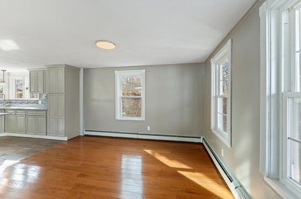 32 Potter Ave, West Warwick RI  02893-4611 exterior