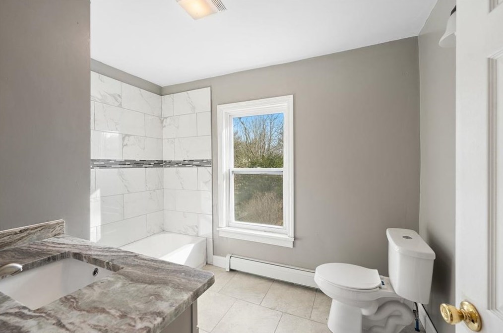 32 Potter Ave, West Warwick RI  02893-4611 exterior