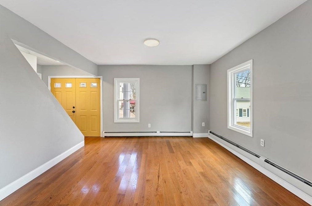 32 Potter Ave, West Warwick RI  02893-4611 exterior