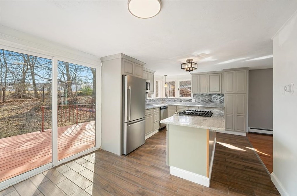 32 Potter Ave, West Warwick RI  02893-4611 exterior