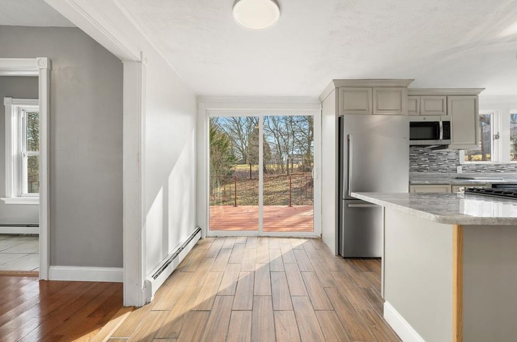 32 Potter Ave, West Warwick RI  02893-4611 exterior