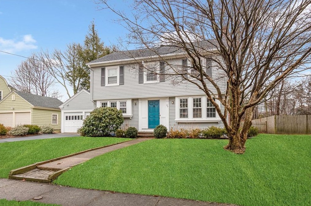 27 Don Ave, East Providence RI  02916-2302 exterior