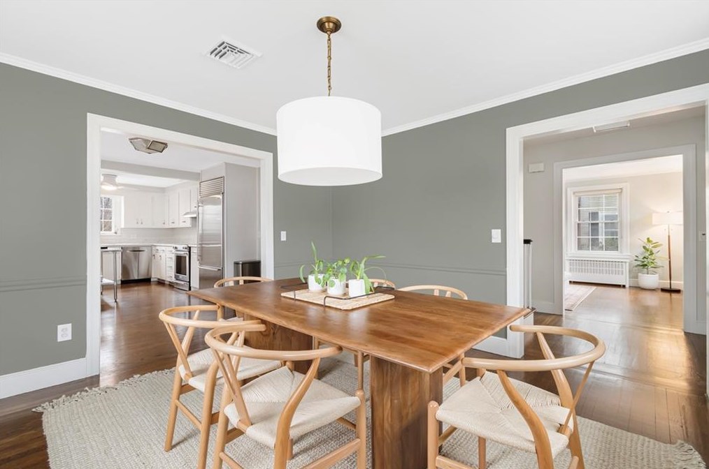 27 Don Ave, East Providence RI  02916-2302 exterior