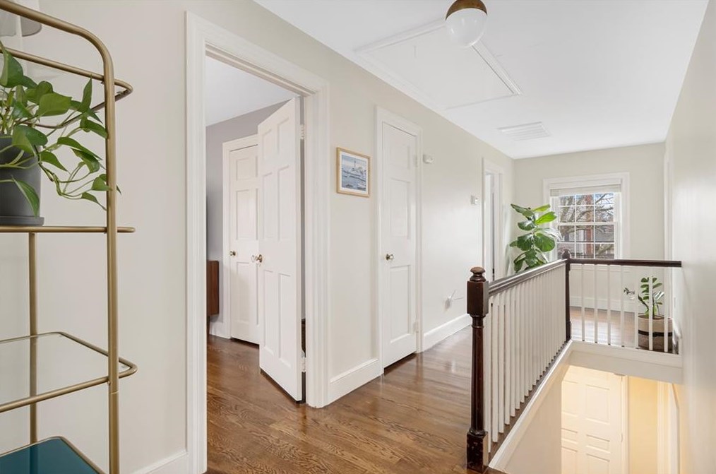 27 Don Ave, East Providence RI  02916-2302 exterior