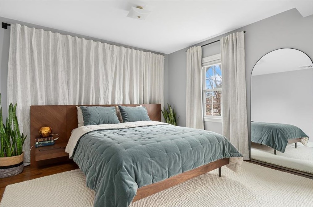 27 Don Ave, East Providence RI  02916-2302 exterior